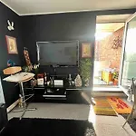 Central Hove Large 2 Bedroom Private Residence With Parking & Beach Hut