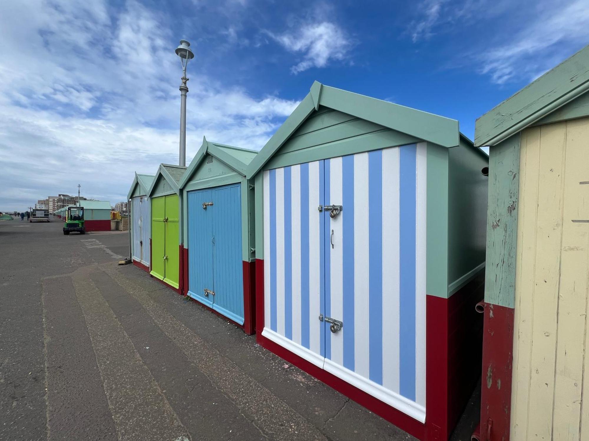 Apartment Large 2 Bedroom Private With Parking & Hut *